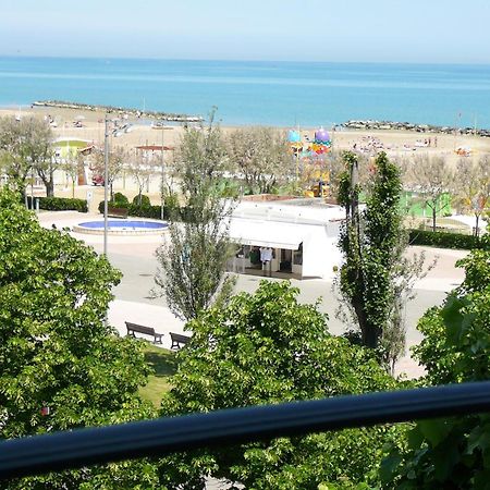 Hotel De La Plage リミニ エクステリア 写真