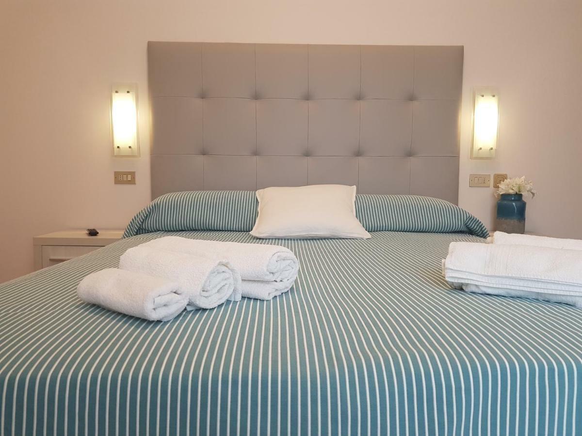 Hotel De La Plage リミニ エクステリア 写真